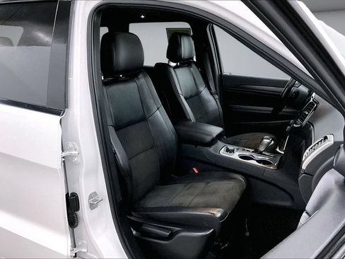 Used 2022 Jeep Grand Cherokee Laredo X AWD/4WD image 30