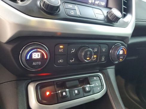 Used 2023 GMC Acadia SLT image 22