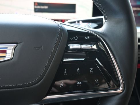 Used 2025 Cadillac Escalade V image 39