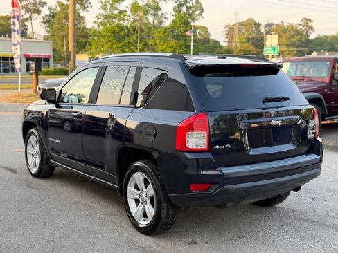 Used 2011 Jeep Compass Latitude w/ Sun/Sound Group AWD/4WD image 5