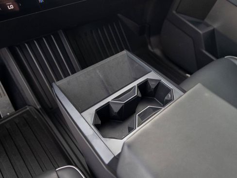 Used 2025 Tesla Cybertruck AWD Crew Cab image 21