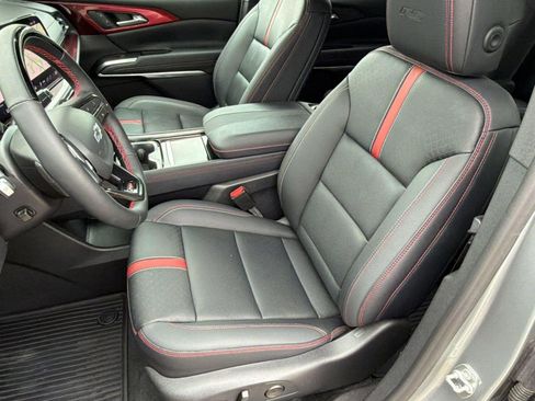 Certified 2024 Chevrolet Traverse RS FWD image 20