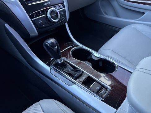 Used 2016 Acura TLX w/ Technology Package image 17