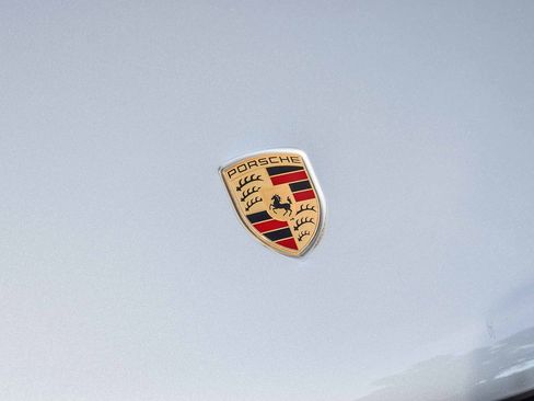 Used 2022 Porsche Macan image 9