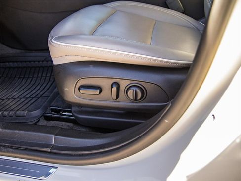 Certified 2025 Buick Envista Avenir image 28