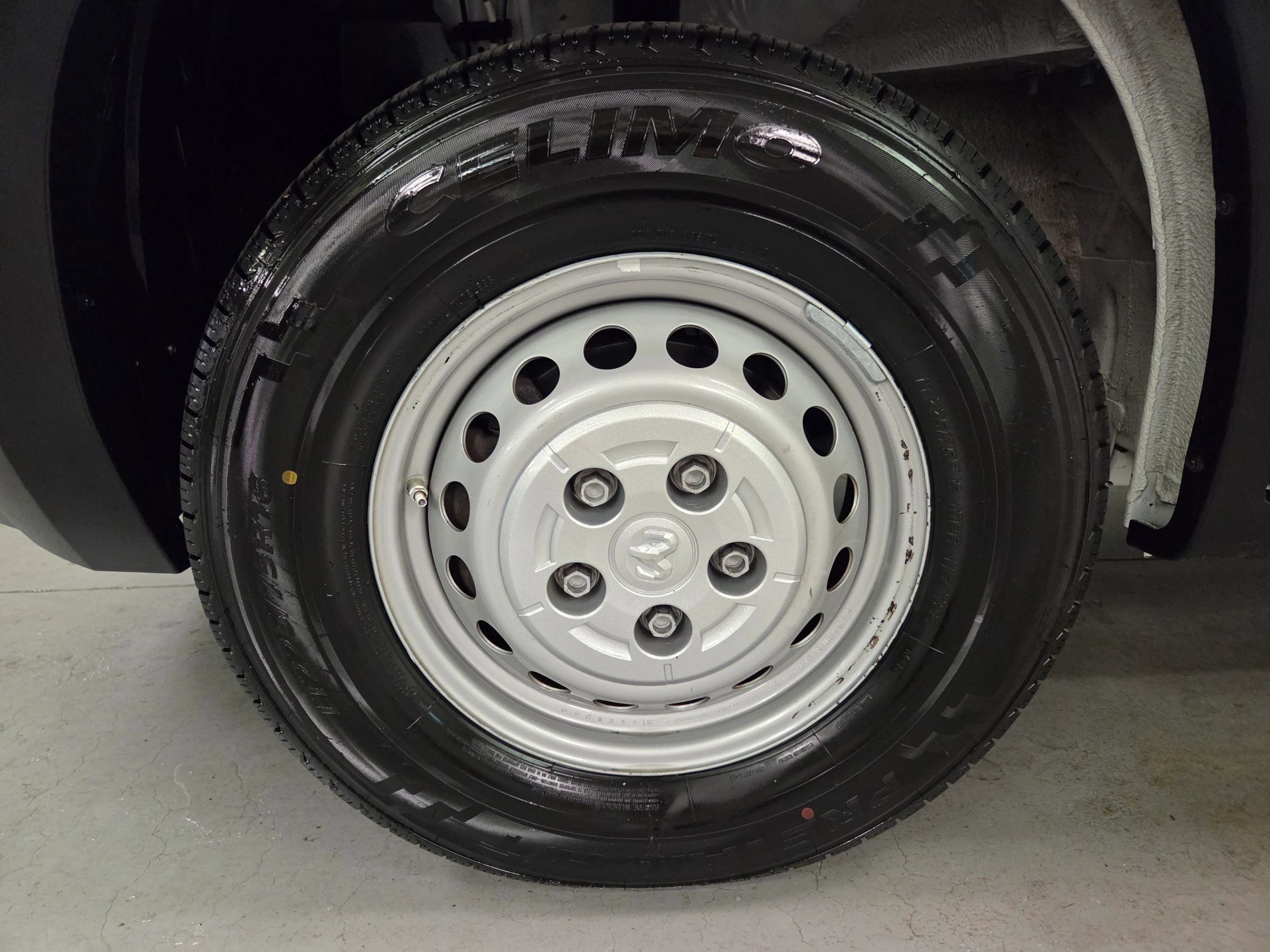 Used 2025 RAM ProMaster 2500 w/ Convenience Group FWD image 13