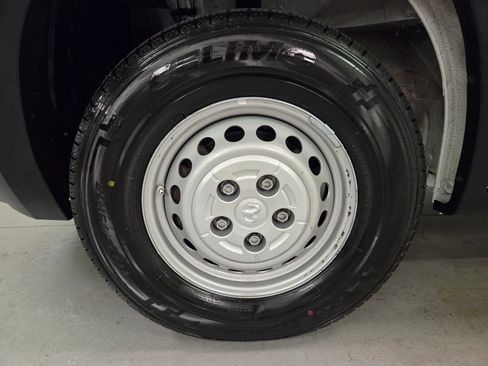 Used 2025 RAM ProMaster 2500 w/ Convenience Group FWD image 13