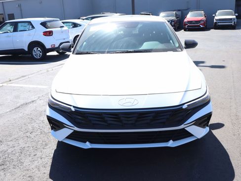 New 2026 Hyundai Elantra SEL Sport Premium FWD image 9