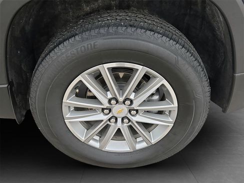 Used 2023 Chevrolet Traverse LT image 33