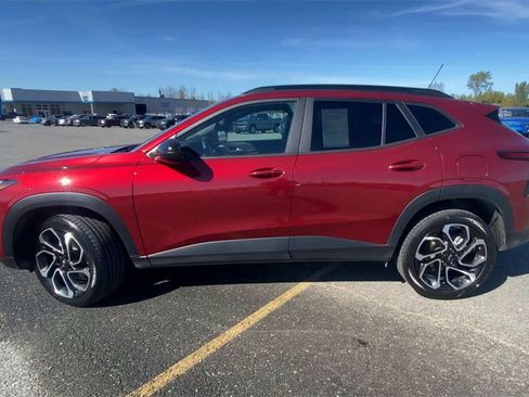 Certified 2024 Chevrolet Trax RS image 5