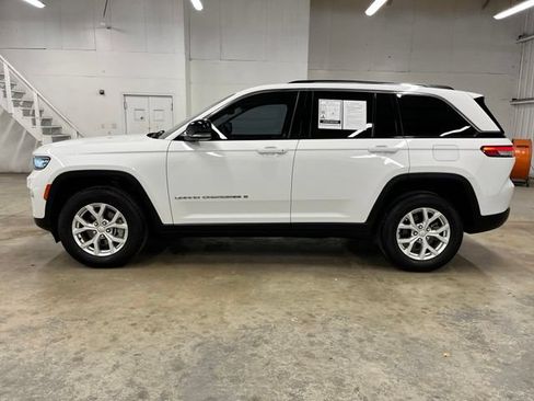 Used 2023 Jeep Grand Cherokee Limited RWD image 4