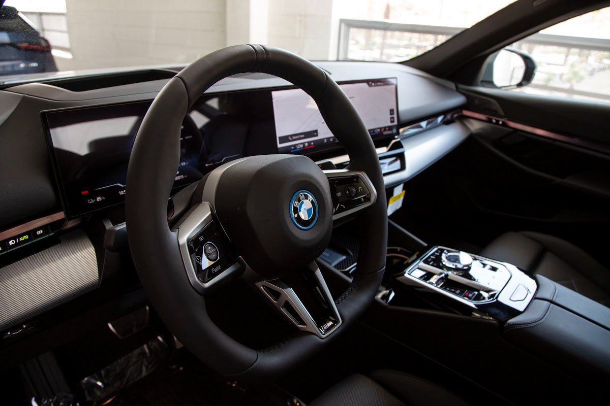 Used 2026 BMW i5 eDrive40 w/ Executive Package AWD/4WD image 17