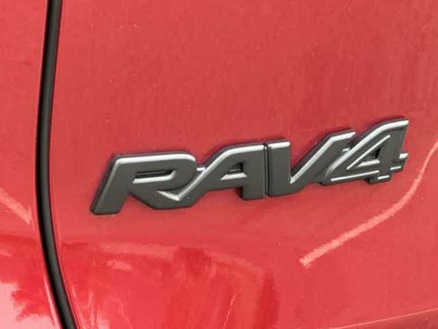 Used 2022 Toyota RAV4 XLE w/ Convenience Package AWD/4WD image 19