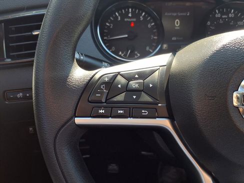 Used 2022 Nissan Rogue Sport S image 17