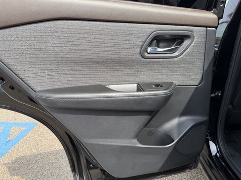 Certified 2023 Nissan Rogue SV image 13