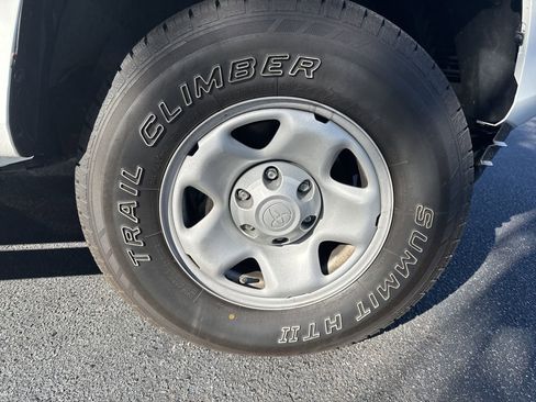 Used 2022 Toyota Tacoma SR image 11