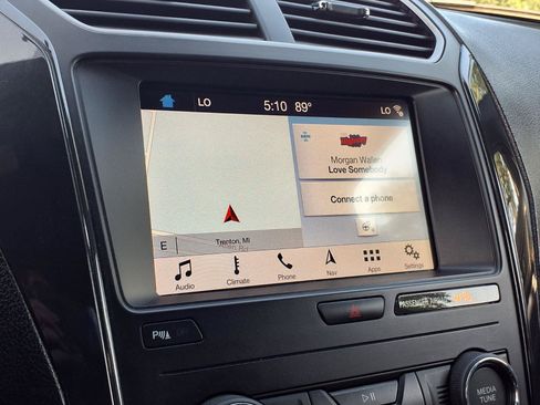 Used 2019 Ford Explorer XLT w/ Equipment Group 202A FWD image 14