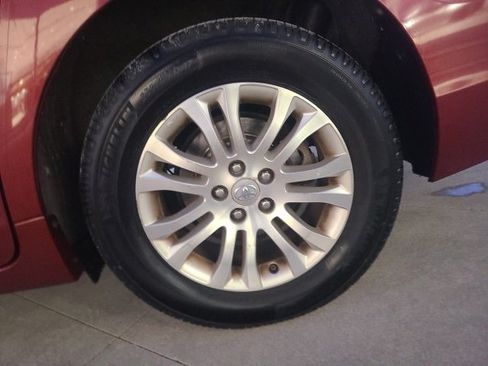 Used 2017 Toyota Sienna XLE image 11