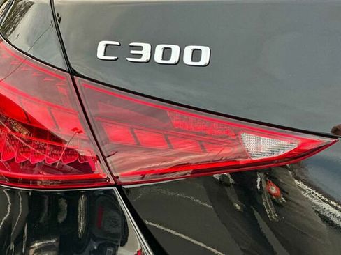 Used 2025 Mercedes-Benz C 300 4MATIC Sedan image 35