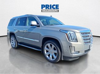 Used 2019 Cadillac Escalade Luxury w/ LPO, Radiant Package AWD/4WD video 1