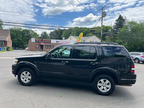 Used 2010 Ford Explorer XLT RWD image 2