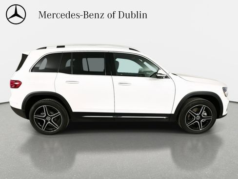 Used 2026 Mercedes-Benz GLB 250 4MATIC image 5