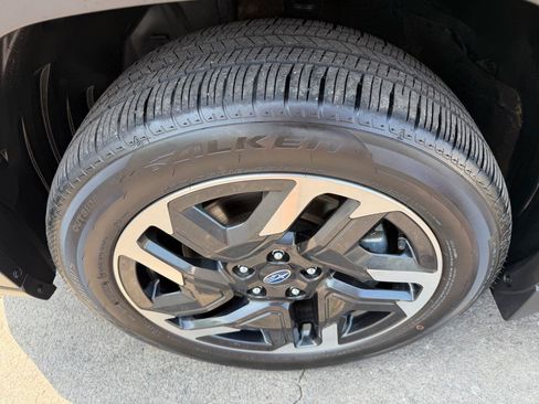 Used 2025 Subaru Forester Premium AWD/4WD image 20