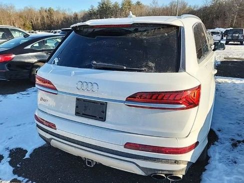 Used 2021 Audi SQ7 Premium Plus w/ Driver Assistance Package image 3