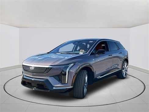 New 2026 Cadillac Optiq Luxury 2 image 10
