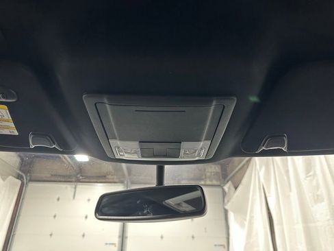 Used 2018 Ford Explorer XLT w/ Equipment Group 201A AWD/4WD image 35