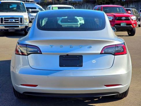 Used 2018 Tesla Model 3 Long Range AWD/4WD image 7