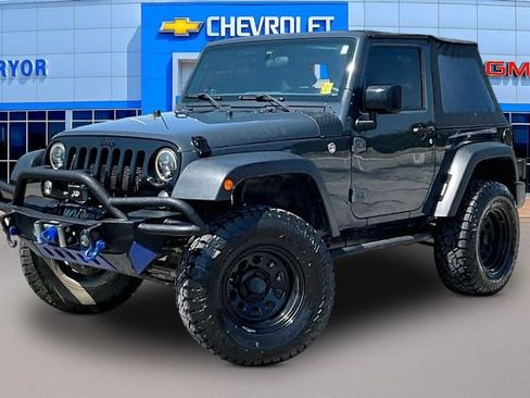 Used 2017 Jeep Wrangler Sport AWD/4WD image 3