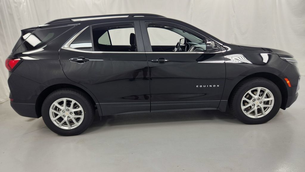 Used 2022 Chevrolet Equinox LT AWD/4WD image 2