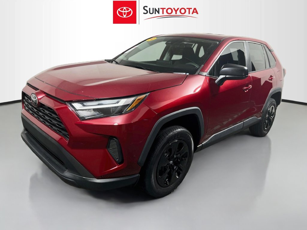 Used 2024 Toyota RAV4 LE FWD image 7