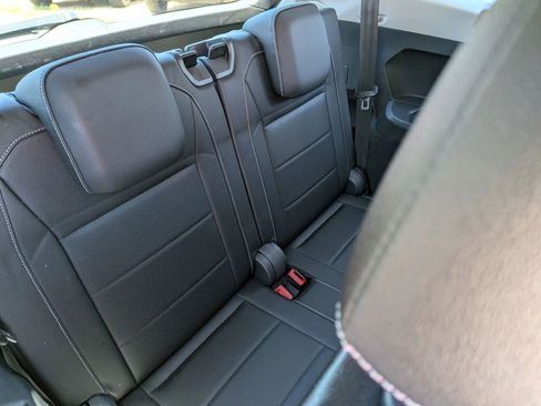Used 2021 Volkswagen Tiguan SEL AWD/4WD image 44