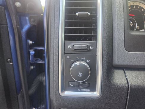 Used 2017 RAM 1500 Big Horn AWD/4WD image 11