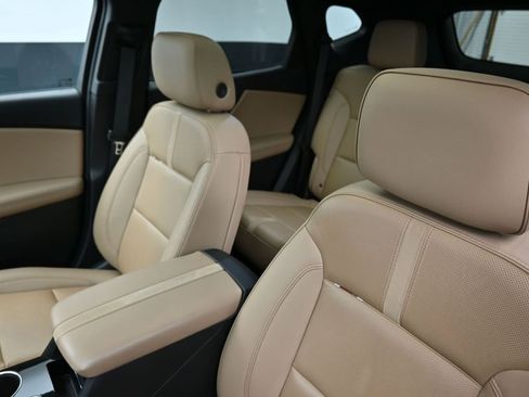 Used 2022 Chevrolet Blazer Premier w/ Enhanced Convenience Package AWD/4WD image 14