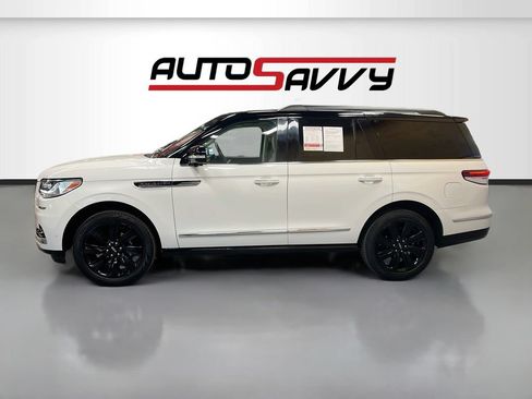 Used 2024 Lincoln Navigator Black Label AWD/4WD image 4