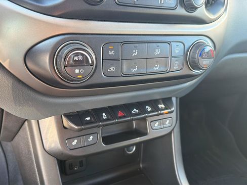 Used 2022 Chevrolet Colorado Z71 w/ Trail Boss Package AWD/4WD image 26