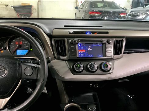 Used 2013 Toyota RAV4 LE AWD/4WD image 7