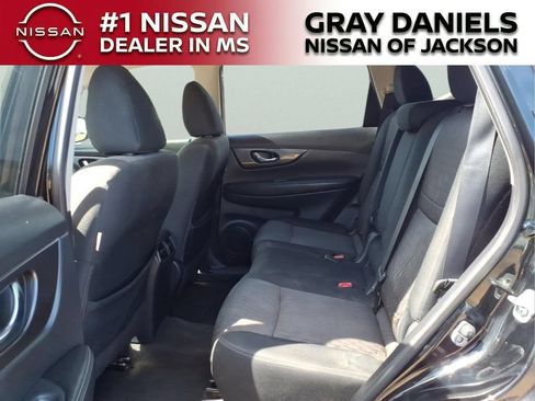 Used 2020 Nissan Rogue SV FWD image 25