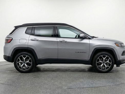Used 2025 Jeep Compass Limited AWD/4WD image 11
