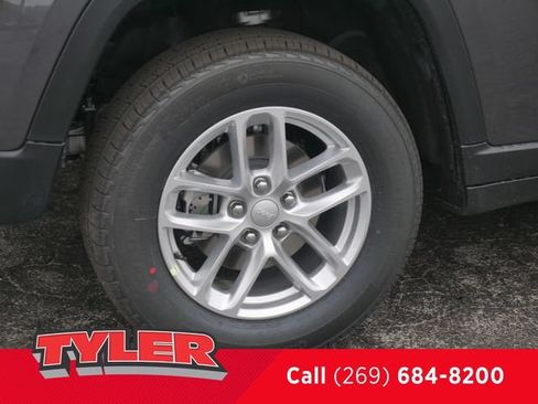 New 2026 Jeep Grand Cherokee Laredo X AWD/4WD image 44