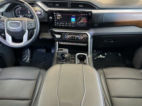 Used 2025 GMC Sierra 1500 Denali AWD/4WD image 13