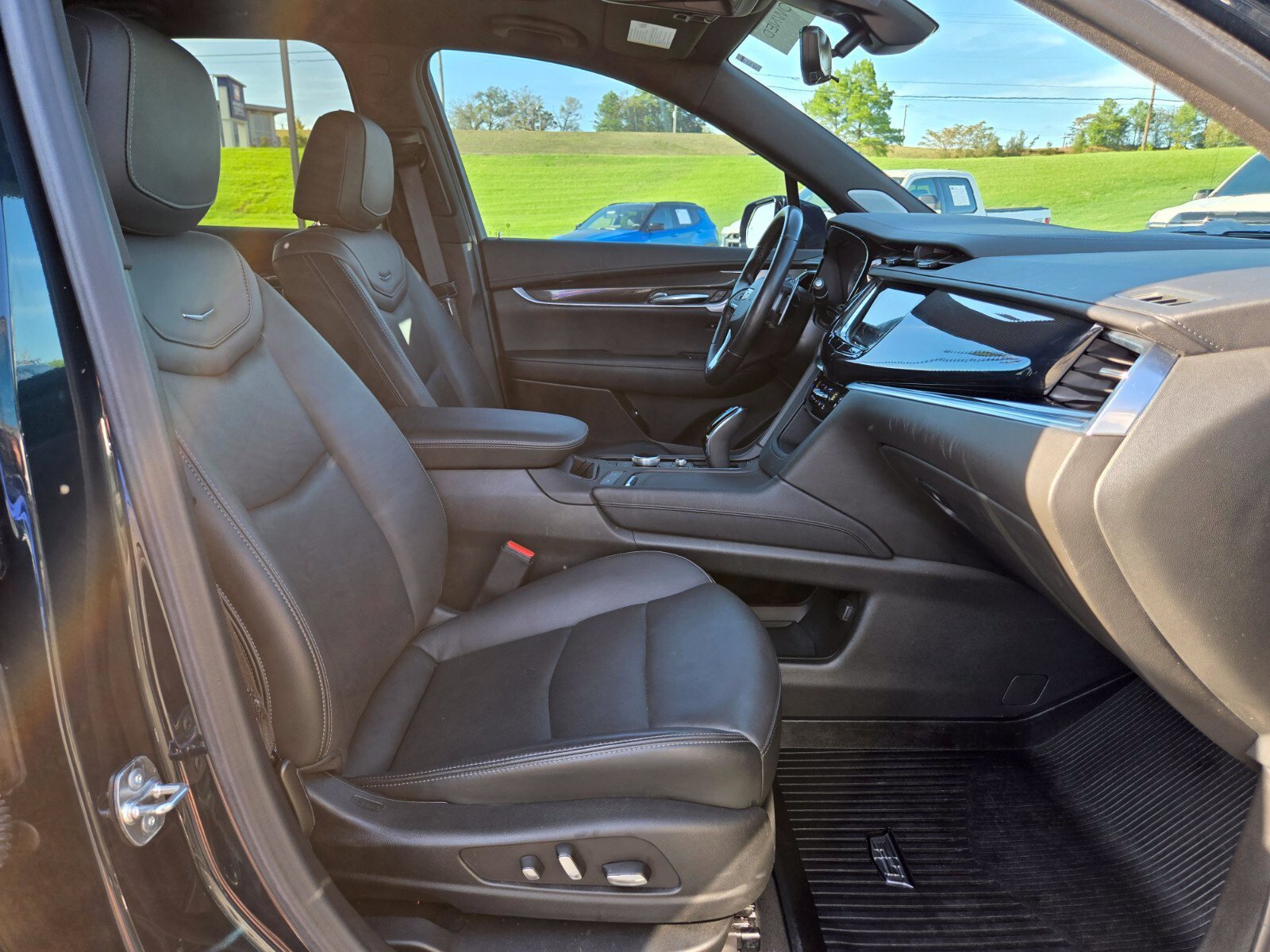 Used 2024 Cadillac XT6 Sport w/ Technology Package AWD/4WD image 21
