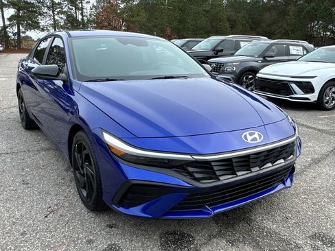 New 2026 Hyundai Elantra Sport FWD image 7