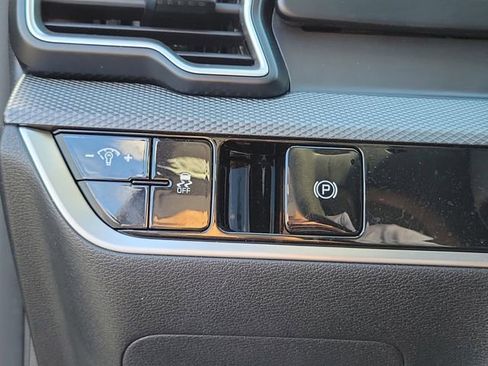Used 2023 Kia Sportage LX FWD image 23