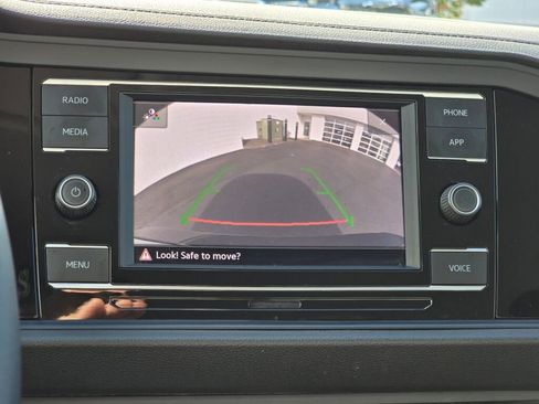 Used 2024 Volkswagen Jetta SE image 30