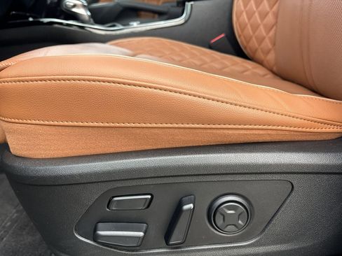 Used 2023 Kia Sorento SX Prestige image 13