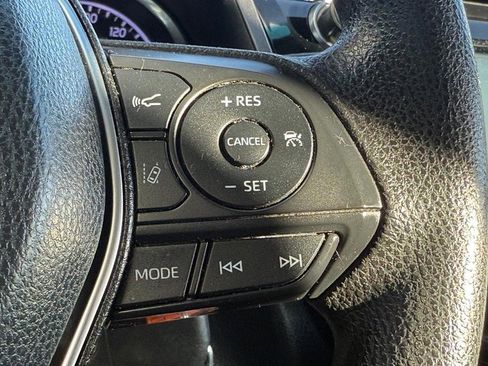 Used 2018 Toyota Camry LE image 17